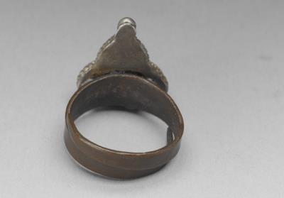 图片[2]-Silver ring with inlay of coral and turquoise, Qing dynasty, 18th c., Tibetan work-China Archive